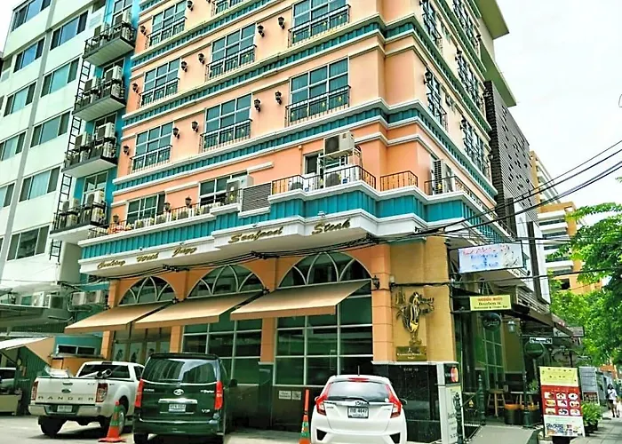 Bourbon St. Boutique 4*