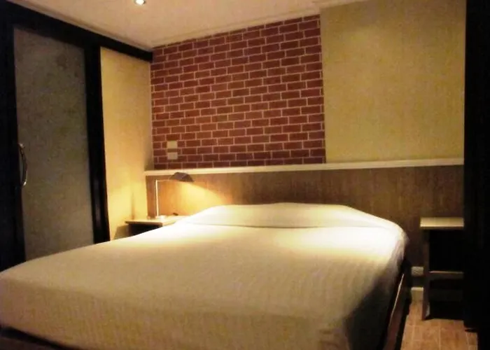 Bourbon St. Boutique 4*