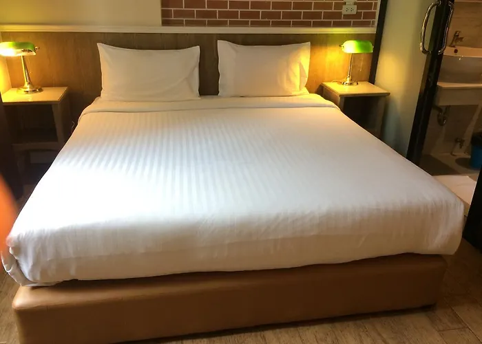 Bourbon St. Boutique Hotel 4*